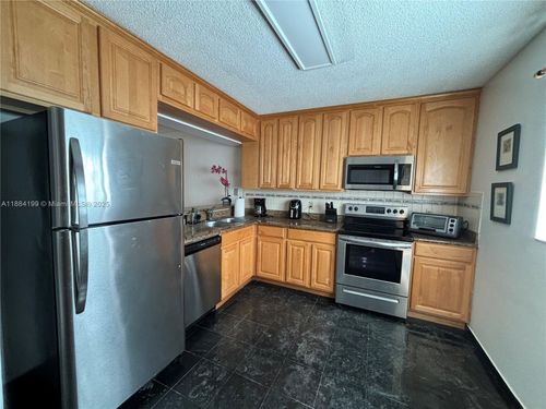 1435 Sw 119th Ct, Miami, FL, 33184-2464 | Card Image