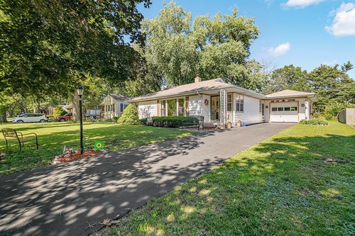 1250 Justine Dr, Kankakee, IL, 60901-5820 | Card Image