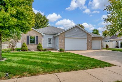 358 Cardinal Drive, House other with 3 bedrooms, 2 bathrooms and 3 parking in Manteno IL | Image 2