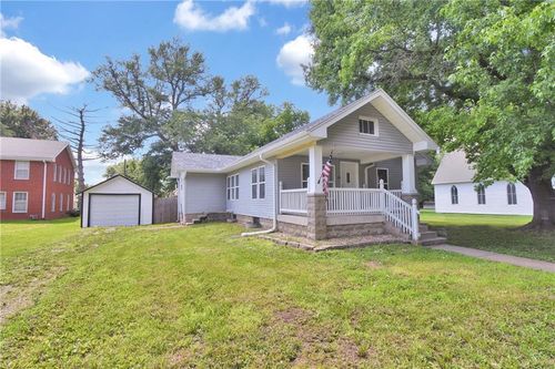102 N Wall St, Leeton, MO, 64761-8211 | Card Image