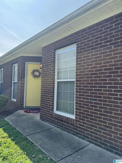 4820 Longmeadow Ln, BESSEMER, AL, 35022-7010 | Card Image