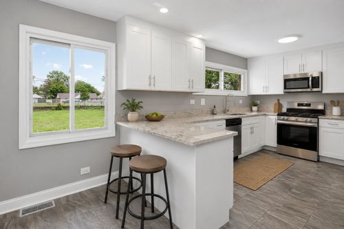 1125 Suffolk Avenue, Westchester, IL, 60154 | Card Image