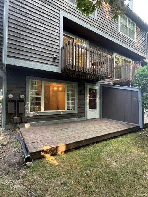 230 Lyn Anne Ct, Ann Arbor, MI, 48103-3400 | Card Image