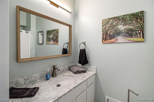 130 Lakeshore Pointe Dr, Howell, MI, 48843-7566 | Card Image