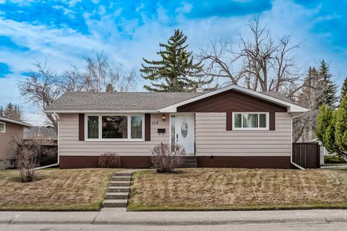 249 Westminster Dr Sw, Calgary, AB, T3C2T7 | Card Image