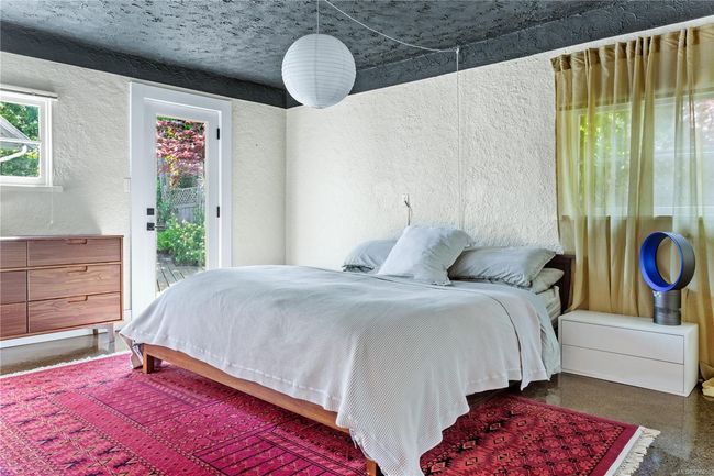 931 Mesher Pl, House other with 3 bedrooms, 3 bathrooms and 4 parking in Esquimalt BC | Image 30