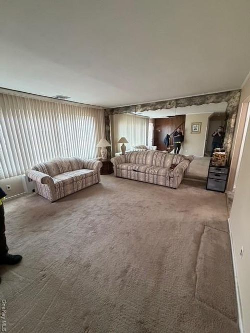 118 Carol Rd, East Meadow, NY, 11554-1338 | Card Image