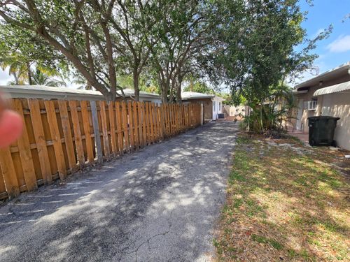 311-313-311 De Carie St, Delray Beach, FL, 33444-4305 | Card Image