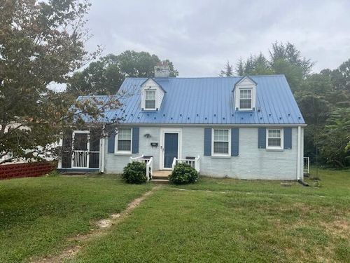 810 Jefferson Cir, Martinsville, VA, 24112-3911 | Card Image