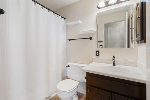 727 W 32nd Ave, Kennewick, WA, 99337 | Card Image