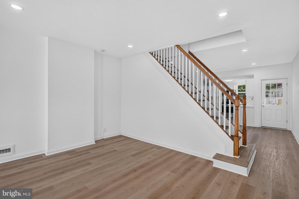 Residential in GLOUCESTER CITY 4