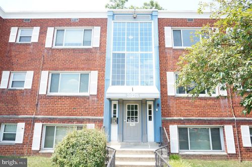 c-302-3825 Hamilton St, HYATTSVILLE, MD, 20781-1832 | Card Image
