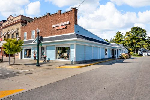 132 N Main St, Brooklyn, MI, 49230-8979 | Card Image