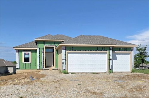 4525 145th Ct, Basehor, KS, 66007-7801 | Card Image