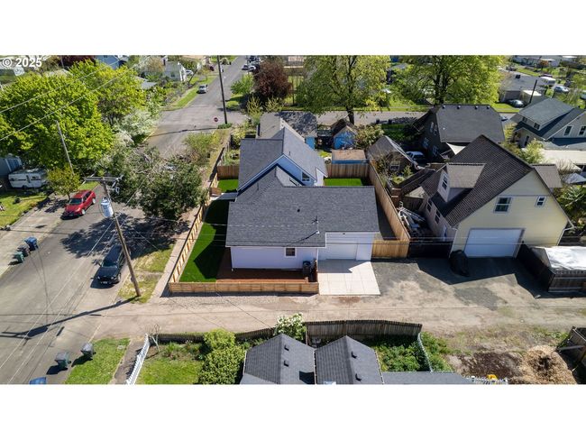 535 E St, House other with 4 bedrooms, 3 bathrooms and 1 parking in Independence OR | Image 31