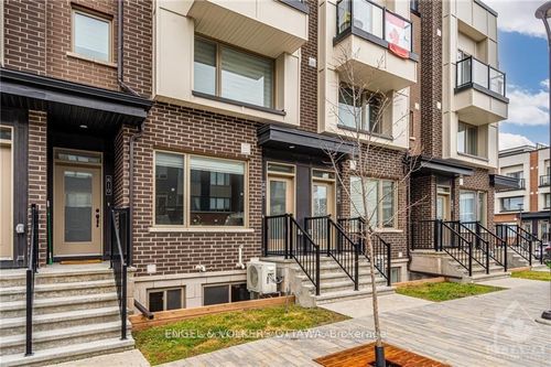 808 Kiniw Private, Manor Park - Cardinal Glen and Area, ON, K1K5A4 | Card Image