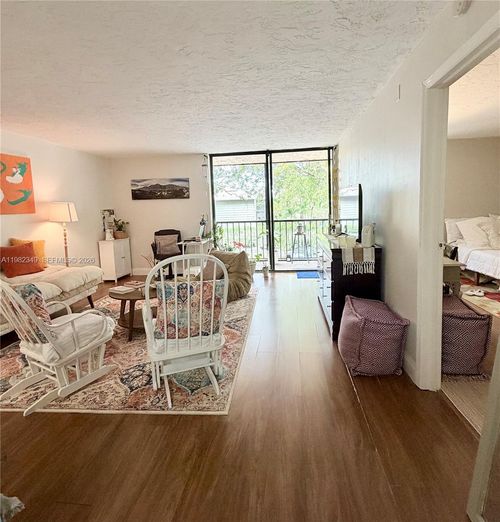 apt-214-450 Commodore Dr, Plantation, FL, 33325-2156 | Card Image