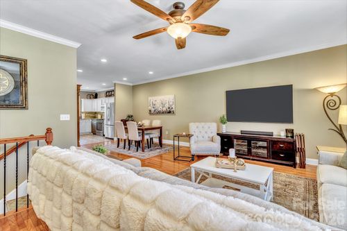 25 Union Chapel Rd, Weaverville, NC, 28787-9772 | Card Image