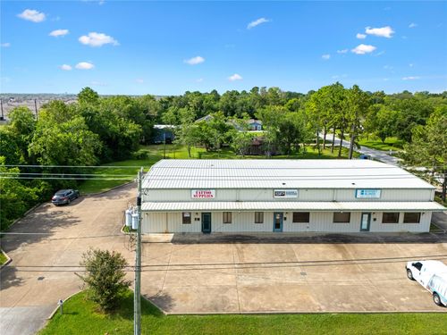 8019 Fm 517 Rd W, Dickinson, TX, 77539-8724 | Card Image