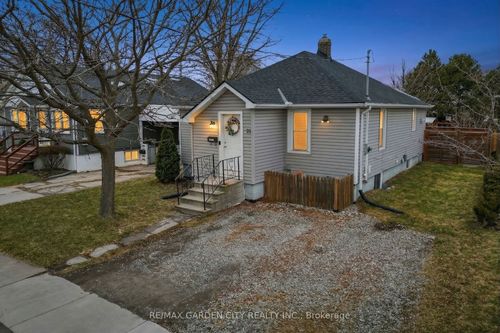 65 Scott St W, St Catharines, ON, L2R1E3 | Card Image