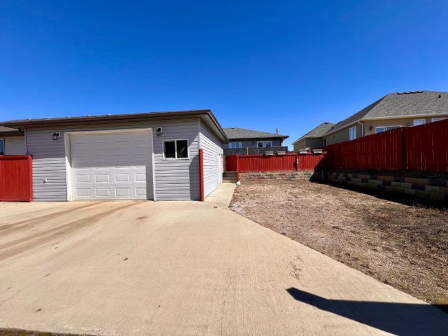 910 29 Street, Home with 5 bedrooms, 2 bathrooms and 5 parking in Wainwright AB | Image 2