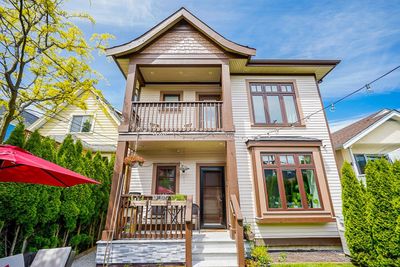 2156 Grant St, Home with 3 bedrooms, 2 bathrooms and 1 parking in Vancouver BC | Image 2