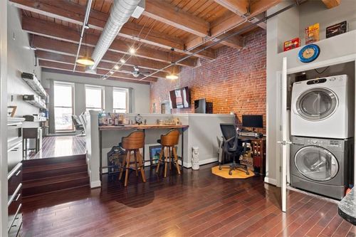 apt-304-612 Central St, Kansas City, MO, 64105-1617 | Card Image