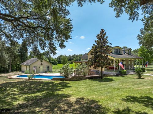 2020 S Knezek Rd, Flatonia, TX, 78941-5066 | Card Image