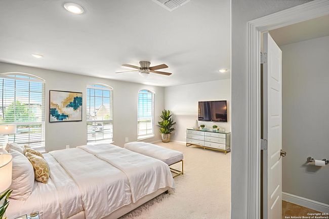 420 Bee Caves Cv, House other with 5 bedrooms, 3 bathrooms and null parking in Cibolo TX | Image 17