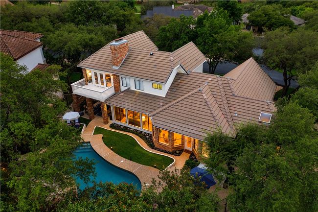 20 Hedgebrook Way, House other with 4 bedrooms, 3 bathrooms and 7 parking in The Hills TX | Image 4