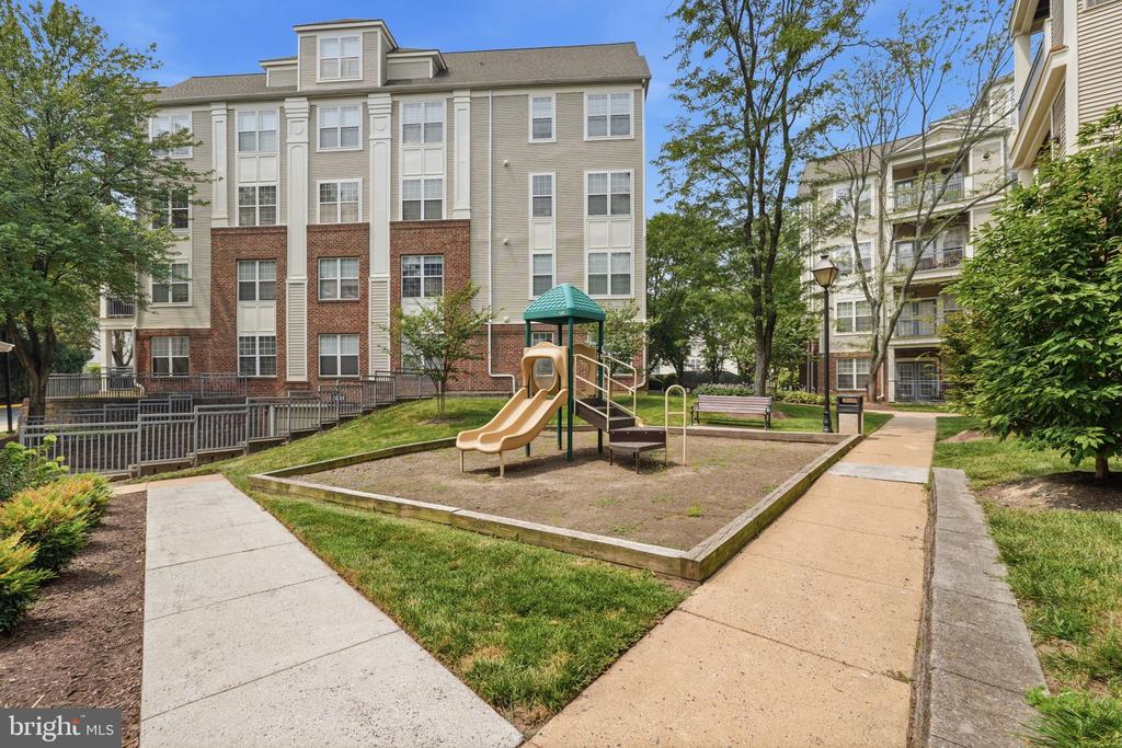 Residential in FALLS CHURCH 4