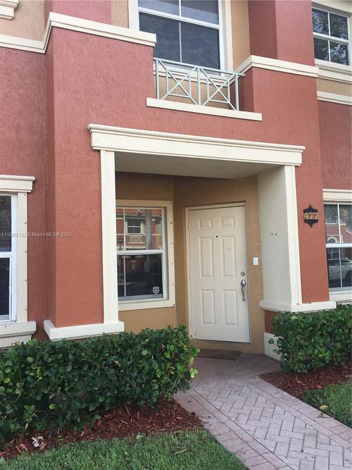 apt-477-11528 Nw 60th Ter, Doral, FL, 33178-2882 | Card Image