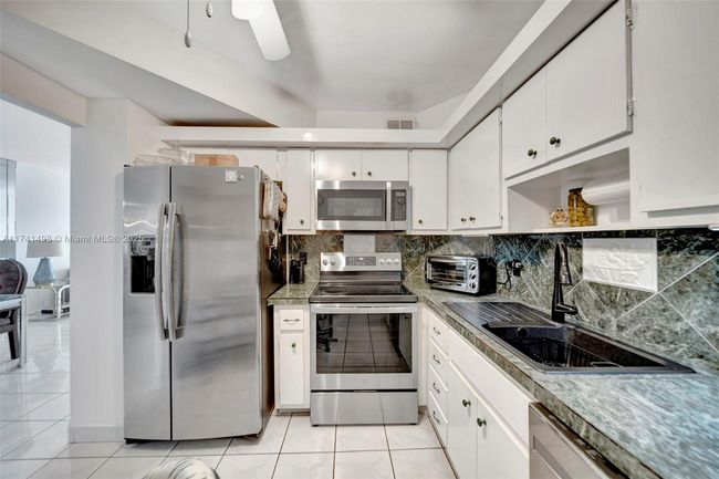 APT-22G - 1985 S Ocean Dr, Condo with 2 bedrooms, 2 bathrooms and null parking in Hallandale Beach FL | Image 8