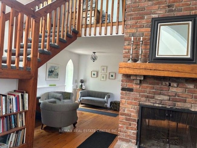 286399 10 Sideroad, House other with 4 bedrooms, 2 bathrooms and 4 parking in Mono ON | Image 17
