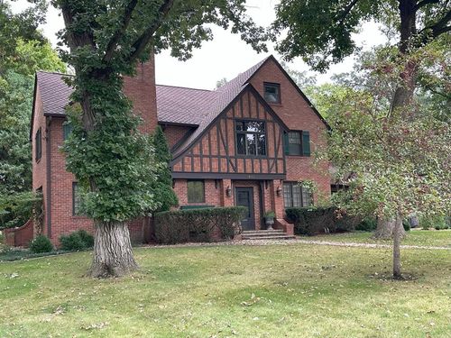 833 Northwood Ave, Fort Dodge, IA, 50501-2632 | Card Image