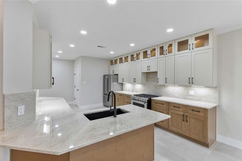 12350 Pebble View Dr, Conroe, TX, 77304-4227 | Card Image