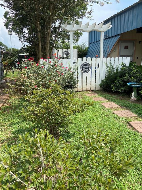 124 Wren, Livingston, TX, 77351 | Card Image