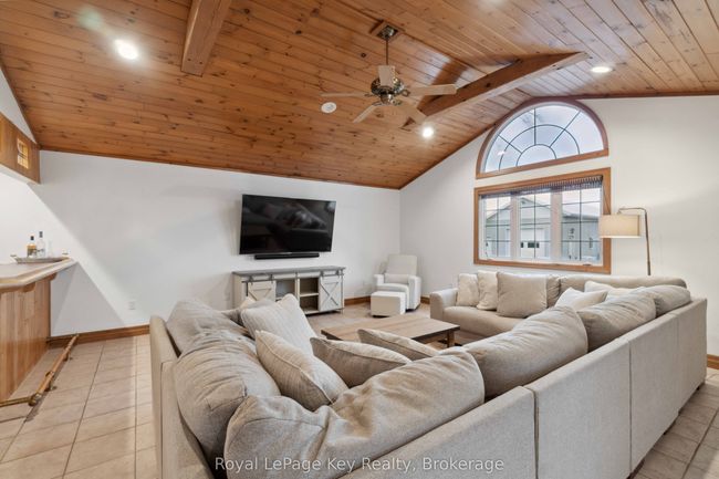 1949 Michigan Line, House other with 3 bedrooms, 3 bathrooms and 6 parking in Sarnia ON | Image 18