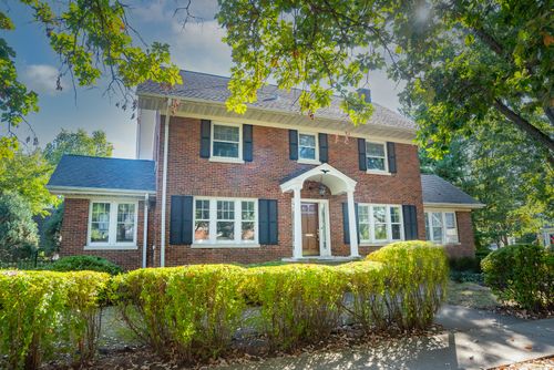 518 W Cossitt Ave, La Grange, IL, 60525-2230 | Card Image