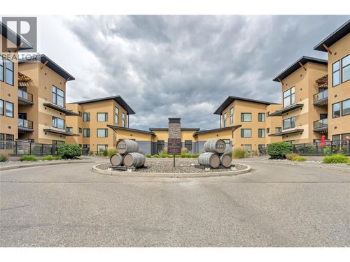 3313 Wilson Street, Penticton, BC, V2A8J3 | Card Image