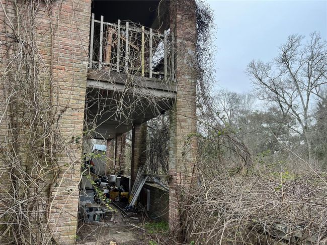 This is the back porch. | Image 42