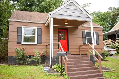 411 Pippen St, Mount Airy, NC, 27030-3525 | Card Image