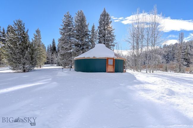 286 Mule Deer Rd, House other with 3 bedrooms, 4 bathrooms and null parking in West Yellowstone MT | Image 51