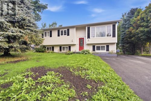 2 Mattern Pl, House with 5 bedrooms, 2 bathrooms and null parking in Gander NL | Card Image