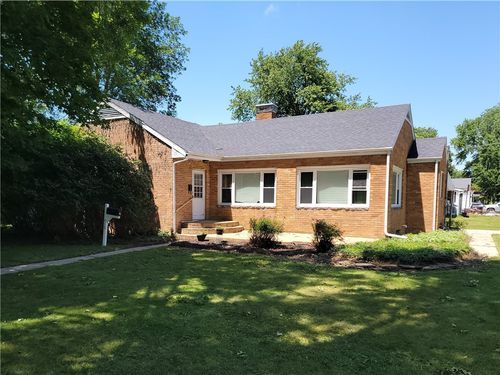 410 E 9th St, Pana, IL, 62557-1747 | Card Image