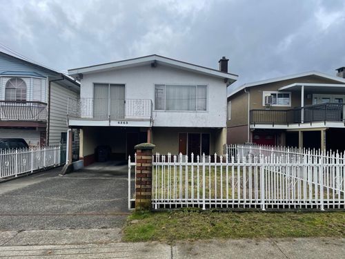 4563 Earles St, Vancouver, BC, V5R3R1 | Card Image