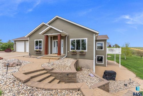 48290 N Hiawatha Pl, Canton, SD, 57013-5875 | Card Image