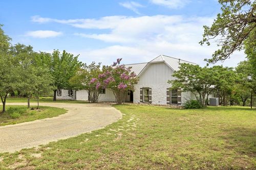 783 Country Creek Ln, Fredericksburg, TX, 78624-7040 | Card Image