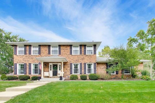 925 Hidden Lake Rd, Naperville, IL, 60565-2852 | Card Image