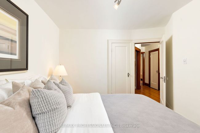 27 Larkin Ave, House other with 4 bedrooms, 2 bathrooms and null parking in Toronto ON | Image 25